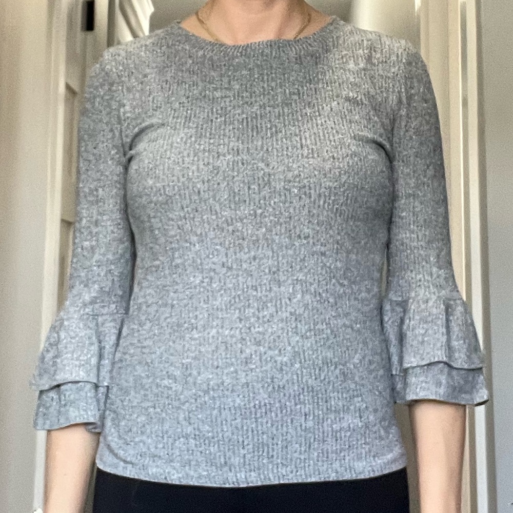 Ribbed gray shirt